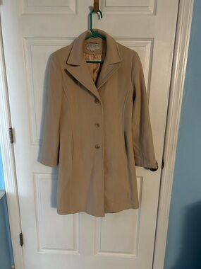 Larry Levine Tan Single-Breasted Trench Coat